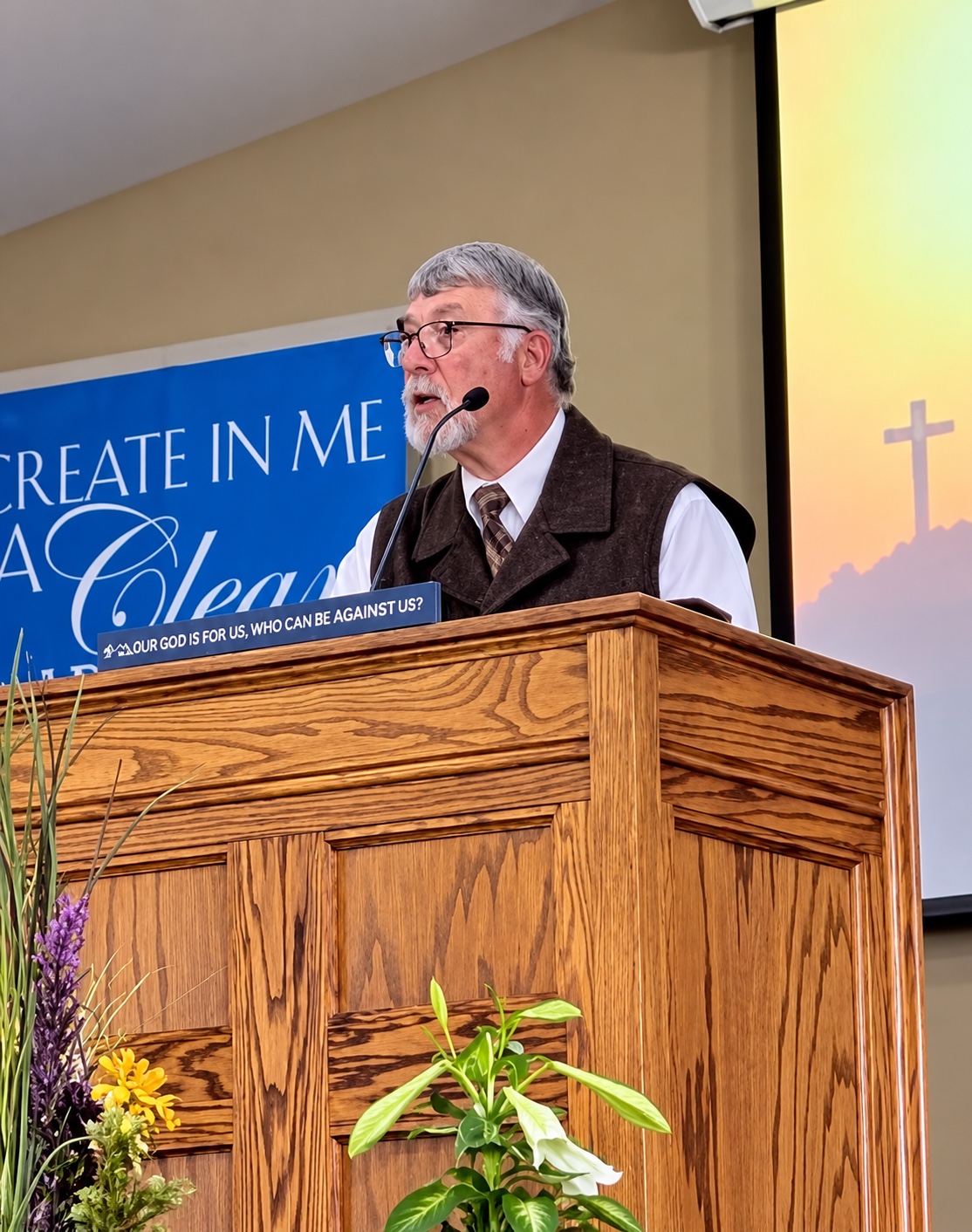 Phil Krauss speaking at Bonanza Community Church